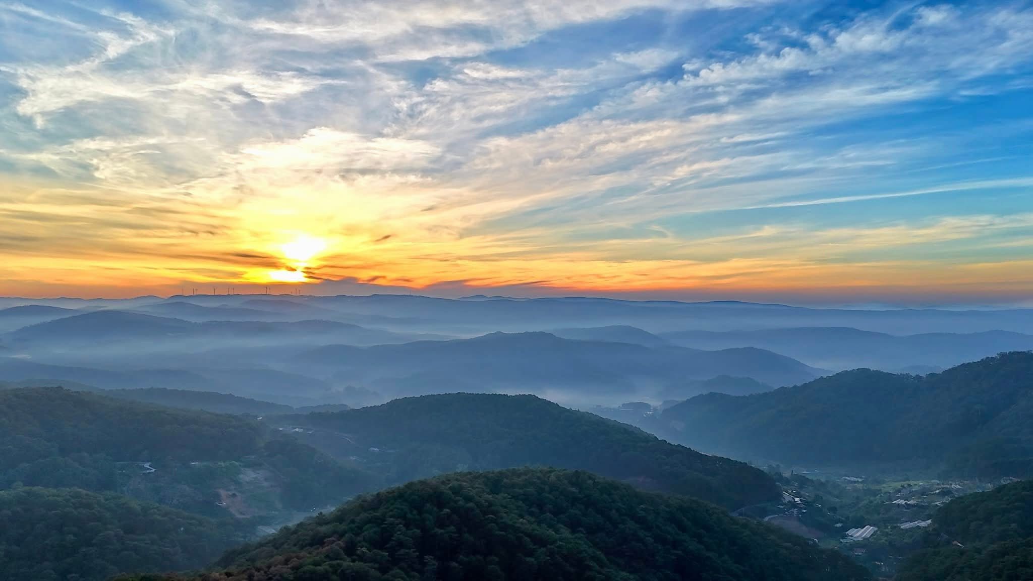 Săn m&acirc;y đồi Robin