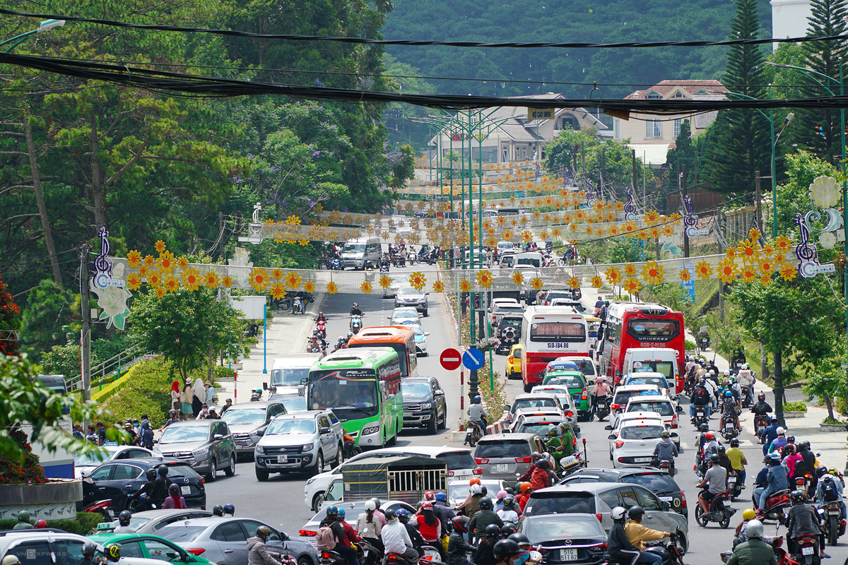 Di chuyển tại Đ&agrave; Lạt kh&ocirc;ng c&oacute; xe ri&ecirc;ng