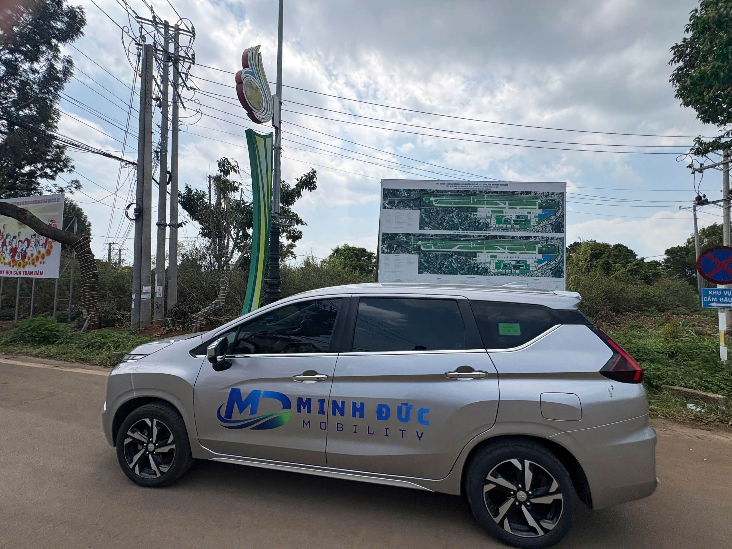 Thu&ecirc; xe tự l&aacute;i Đ&agrave; Lạt