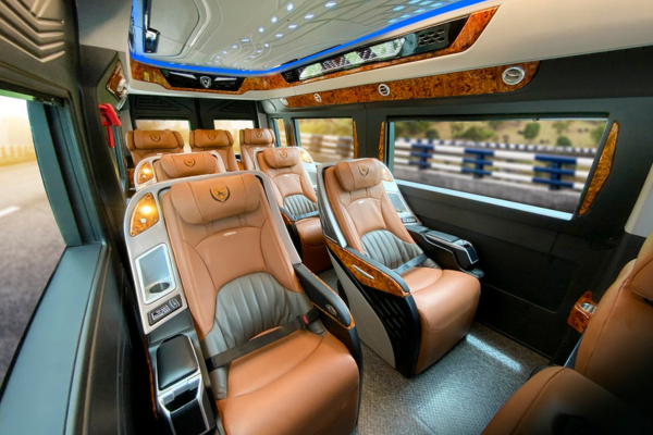 Xe Limousine đi Đ&agrave; Lạt